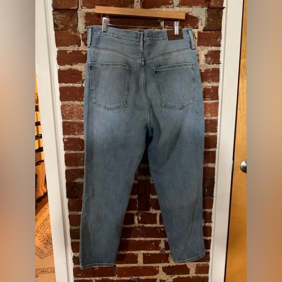 Madewell Mom Jean in Gilford Wash - Size 32 - Picture 7 of 7